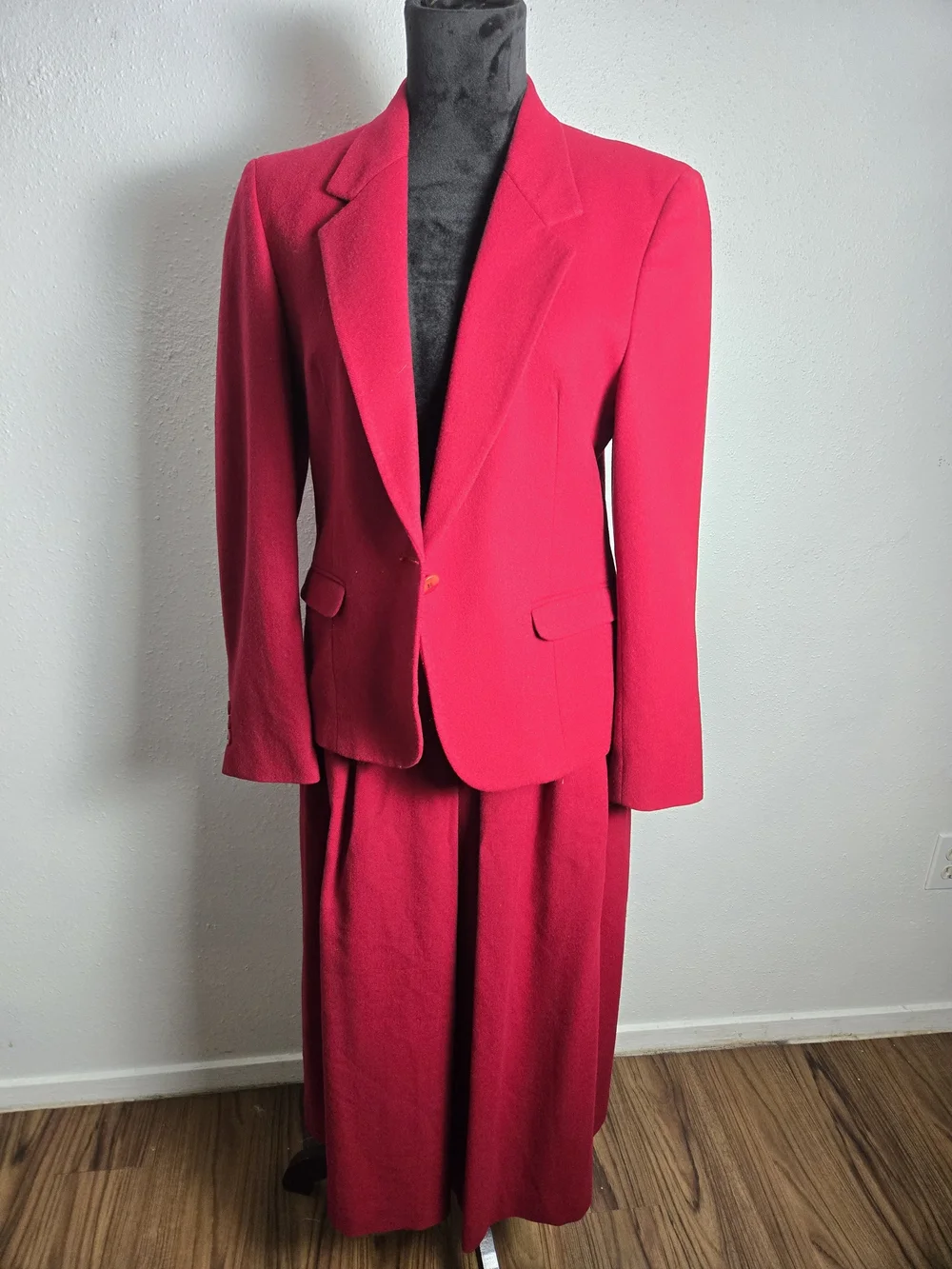 Women's Vintage 100% Wool Tailored Blazer And Skirt Set